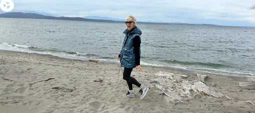 Crafting of the Puffer Vest by Karen from 'IntoStitches' - Fabric + Flow Textile Co.